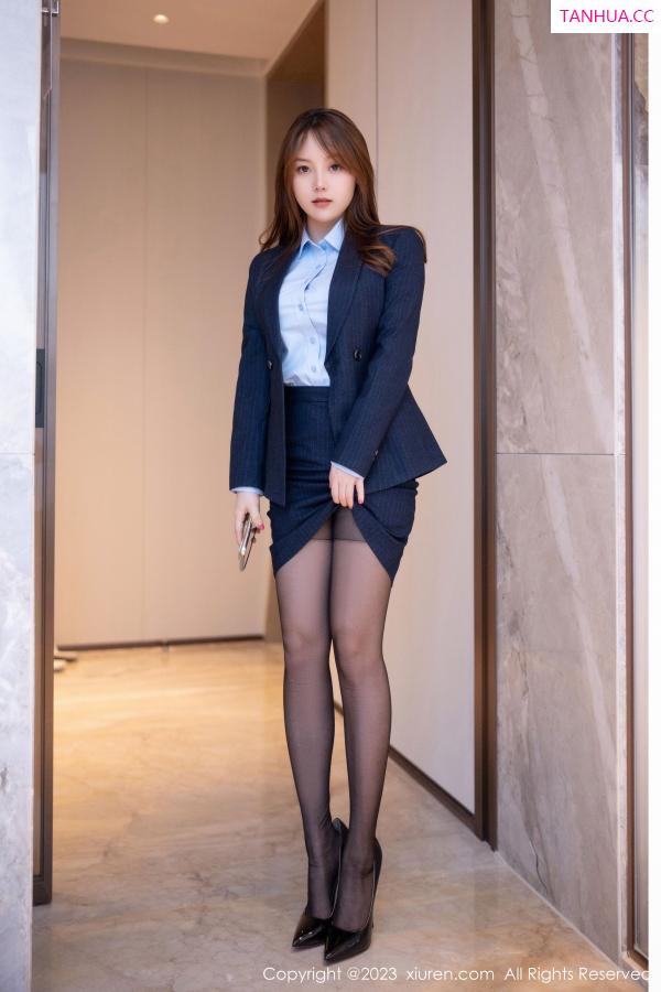 豆瓣酱  [XiuRen]高清写真图 2023.01.30 No.6190 豆瓣酱 制服美臀第14张图片